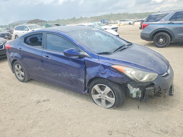 2013 HYUNDAI ELANTRA
