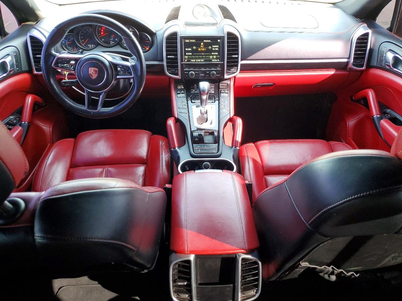 2016 PORSCHE CAYENNE