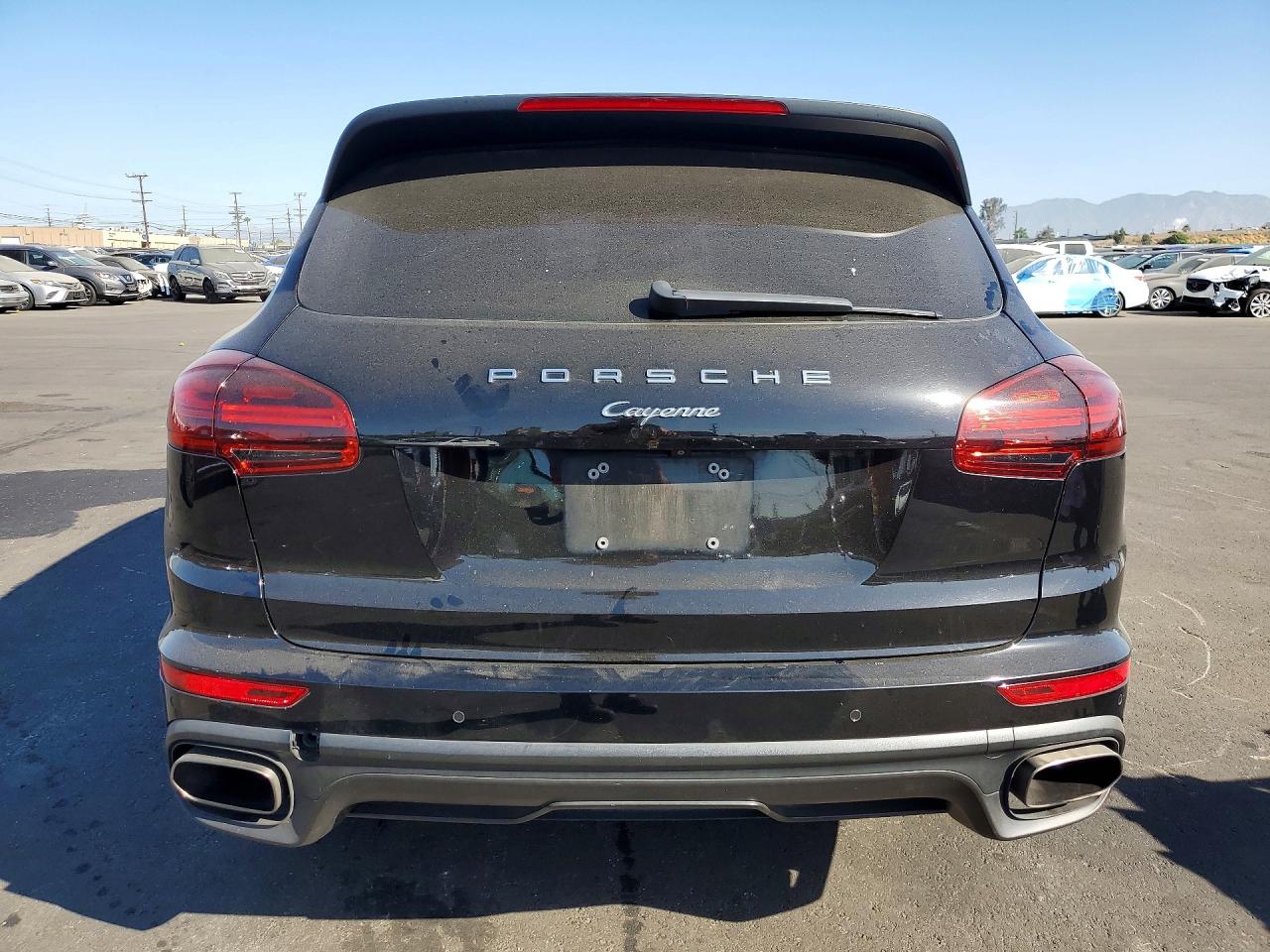 2016 PORSCHE CAYENNE