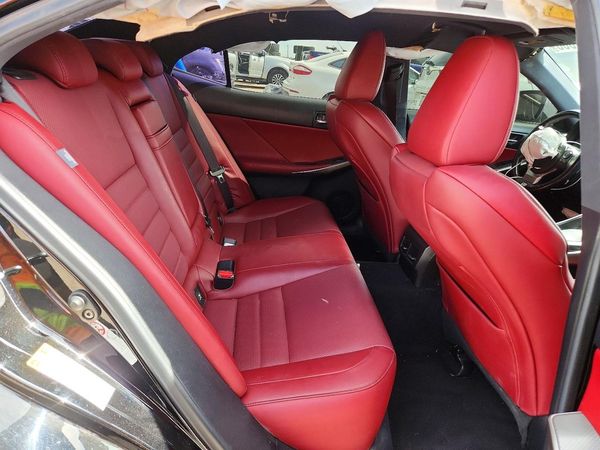2016 LEXUS IS 200t