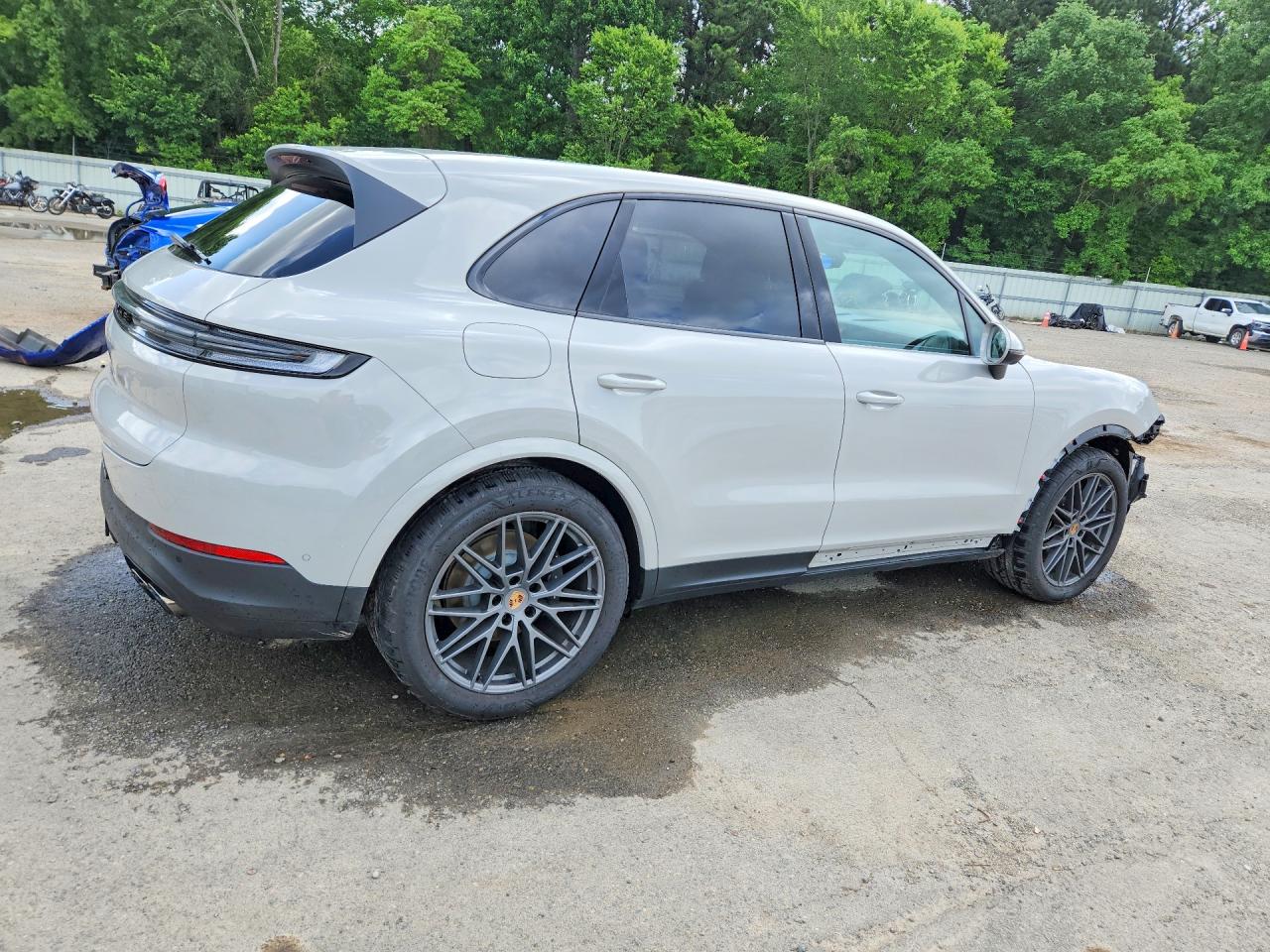 2025 PORSCHE CAYENNE