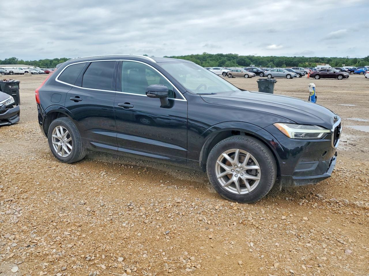 2019 VOLVO XC60 Momentum