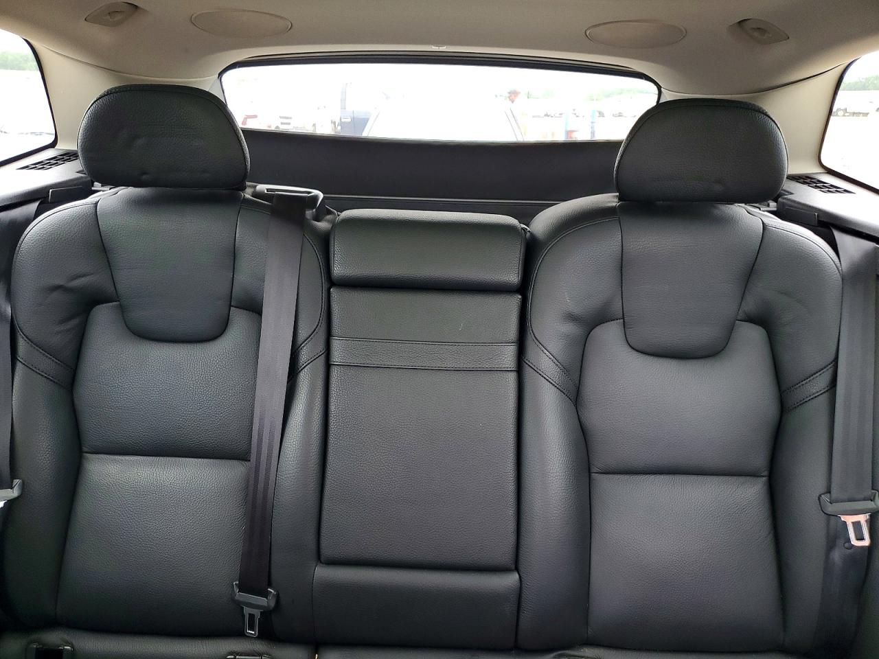 2019 VOLVO XC60 Momentum