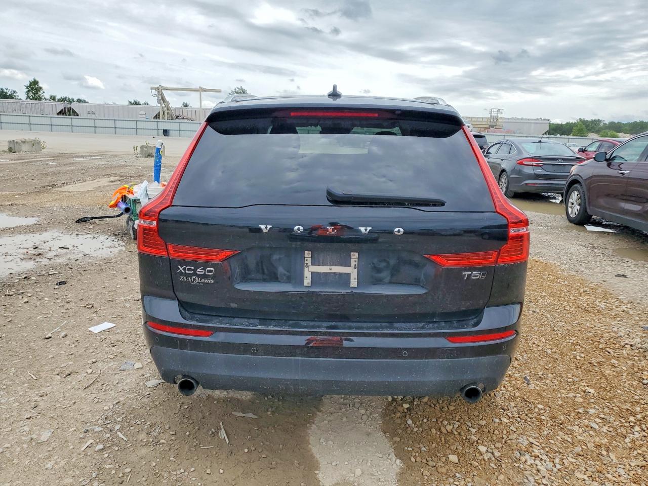 2019 VOLVO XC60 Momentum