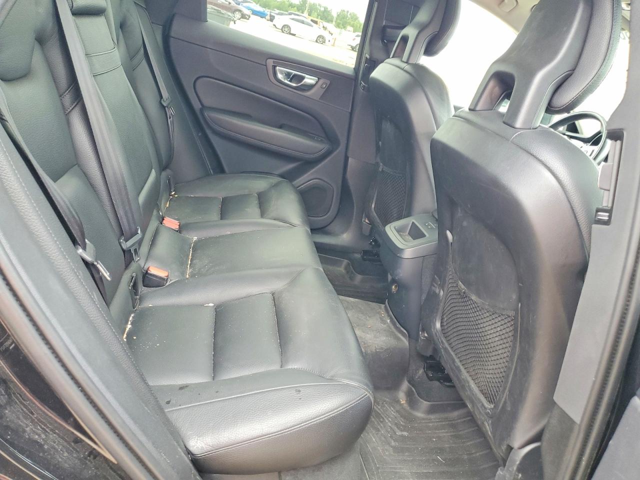 2019 VOLVO XC60 Momentum