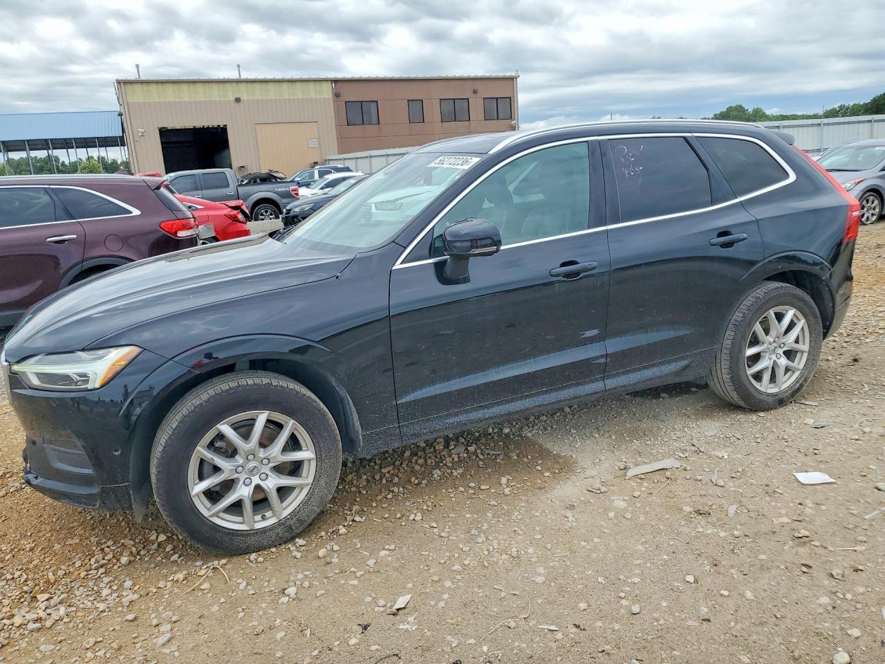 2019 VOLVO XC60 Momentum