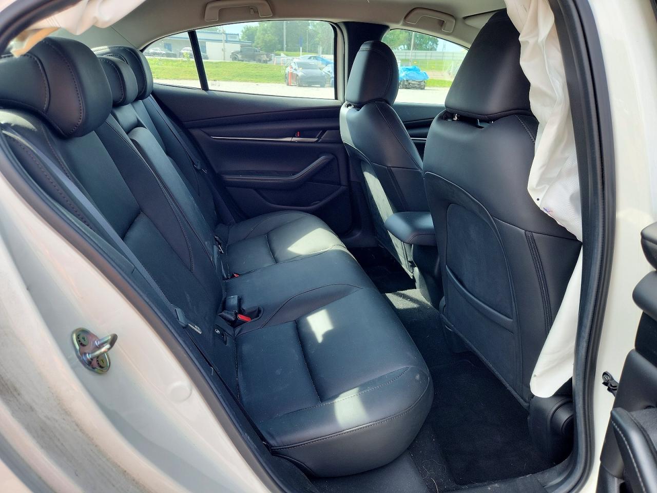 2023 MAZDA 3 Select Package