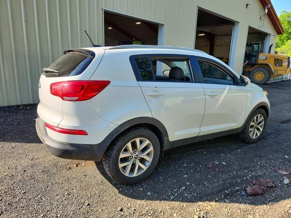 2015 KIA SPORTAGE GL - Middle-low