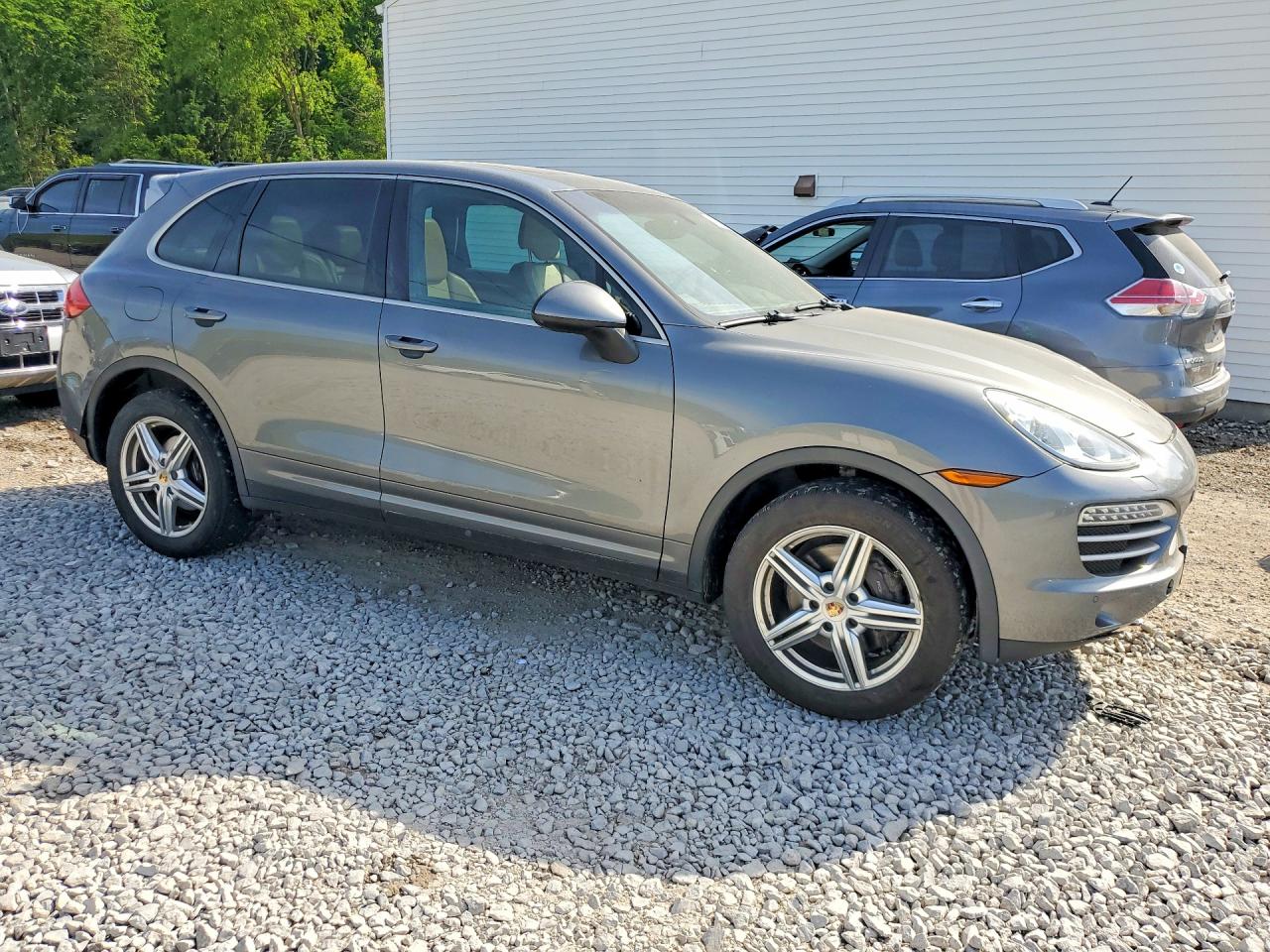 2014 PORSCHE CAYENNE