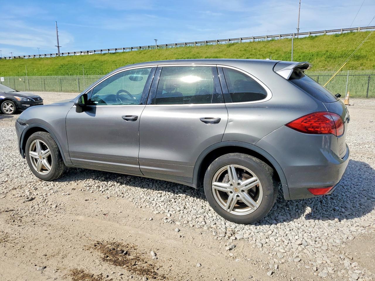 2014 PORSCHE CAYENNE