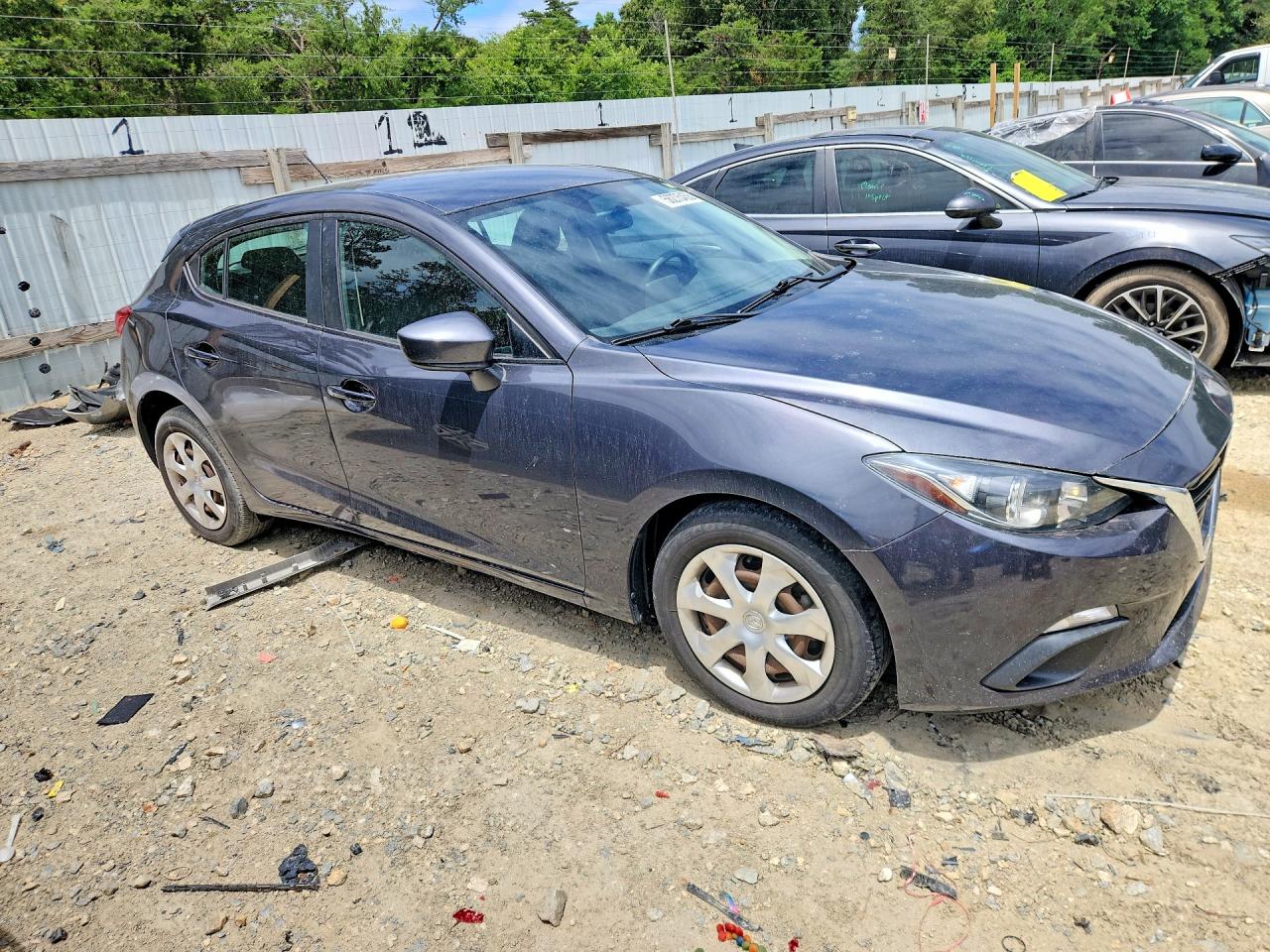 2016 MAZDA 3 SV/Base