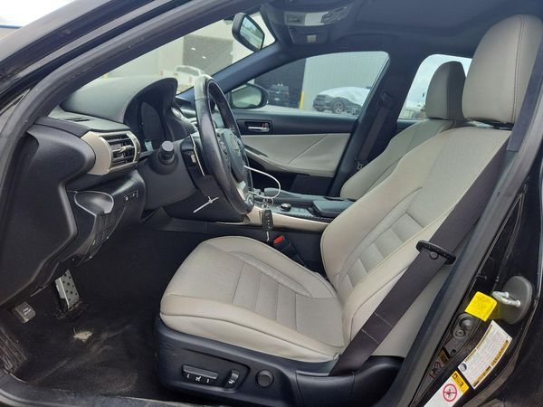 2016 LEXUS IS