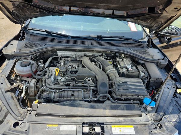 2022 VOLKSWAGEN JETTA SE w/ Sunroof