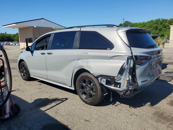 2026 TOYOTA SIENNA