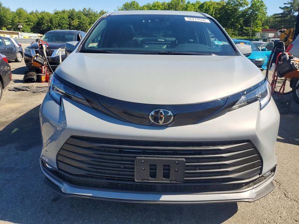 2026 TOYOTA SIENNA