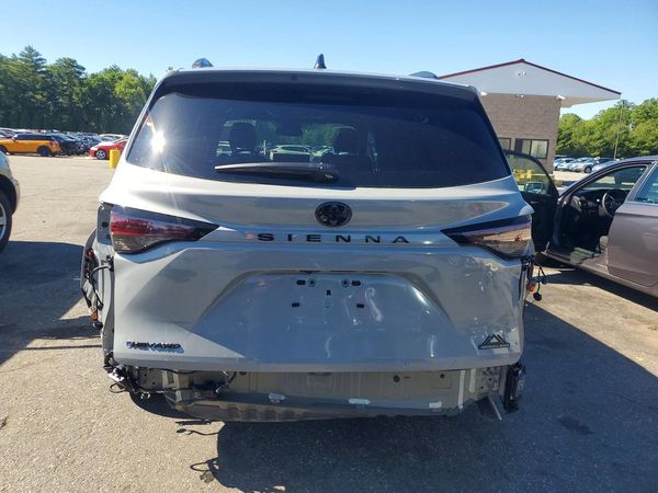 2026 TOYOTA SIENNA