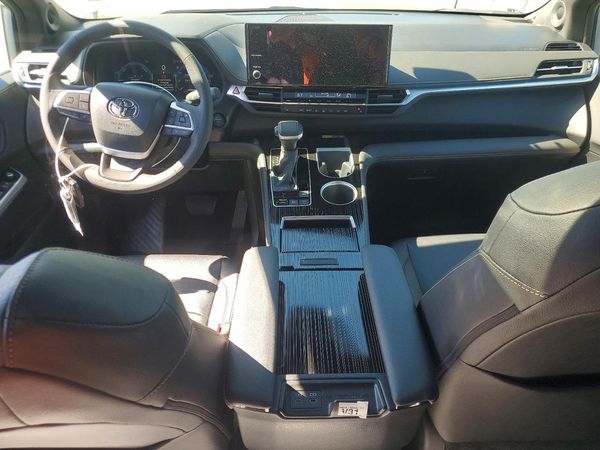 2026 TOYOTA SIENNA