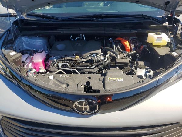2026 TOYOTA SIENNA