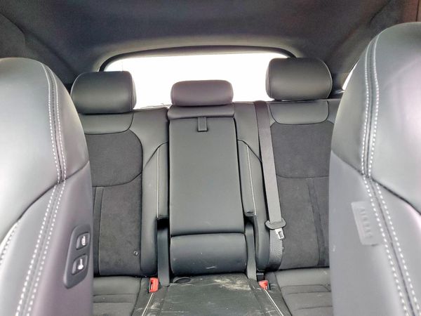 2023 GENESIS GV70