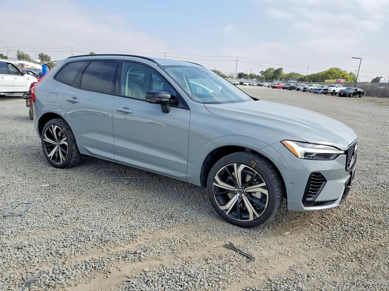 2025 VOLVO XC60 Ultra Dark