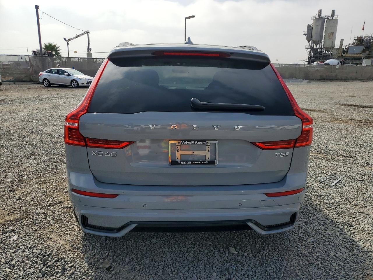 2025 VOLVO XC60 Ultra Dark