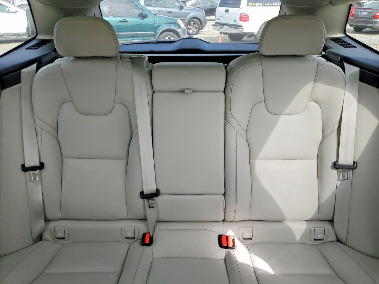 2025 VOLVO XC60 Ultra Dark