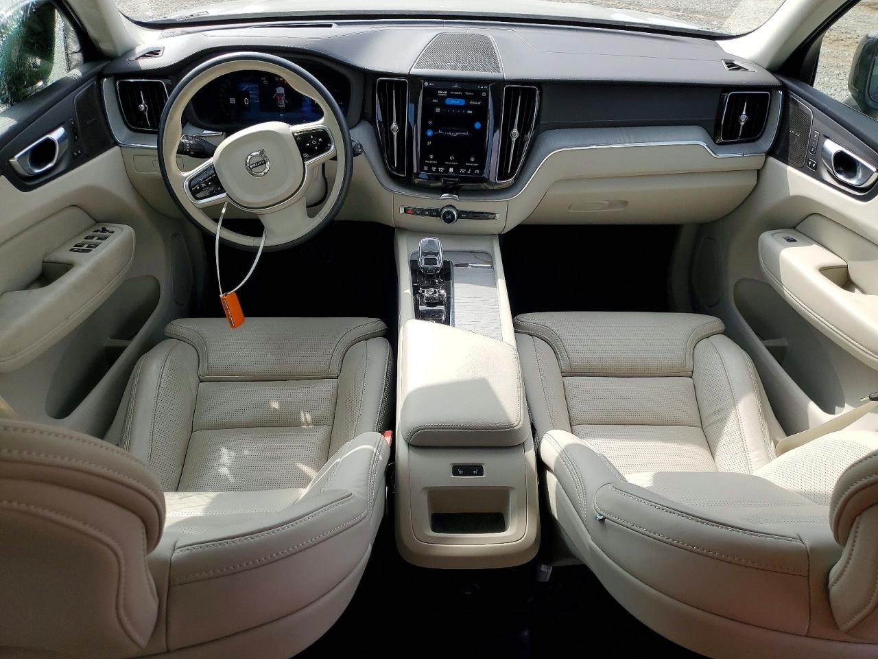 2025 VOLVO XC60 Ultra Dark