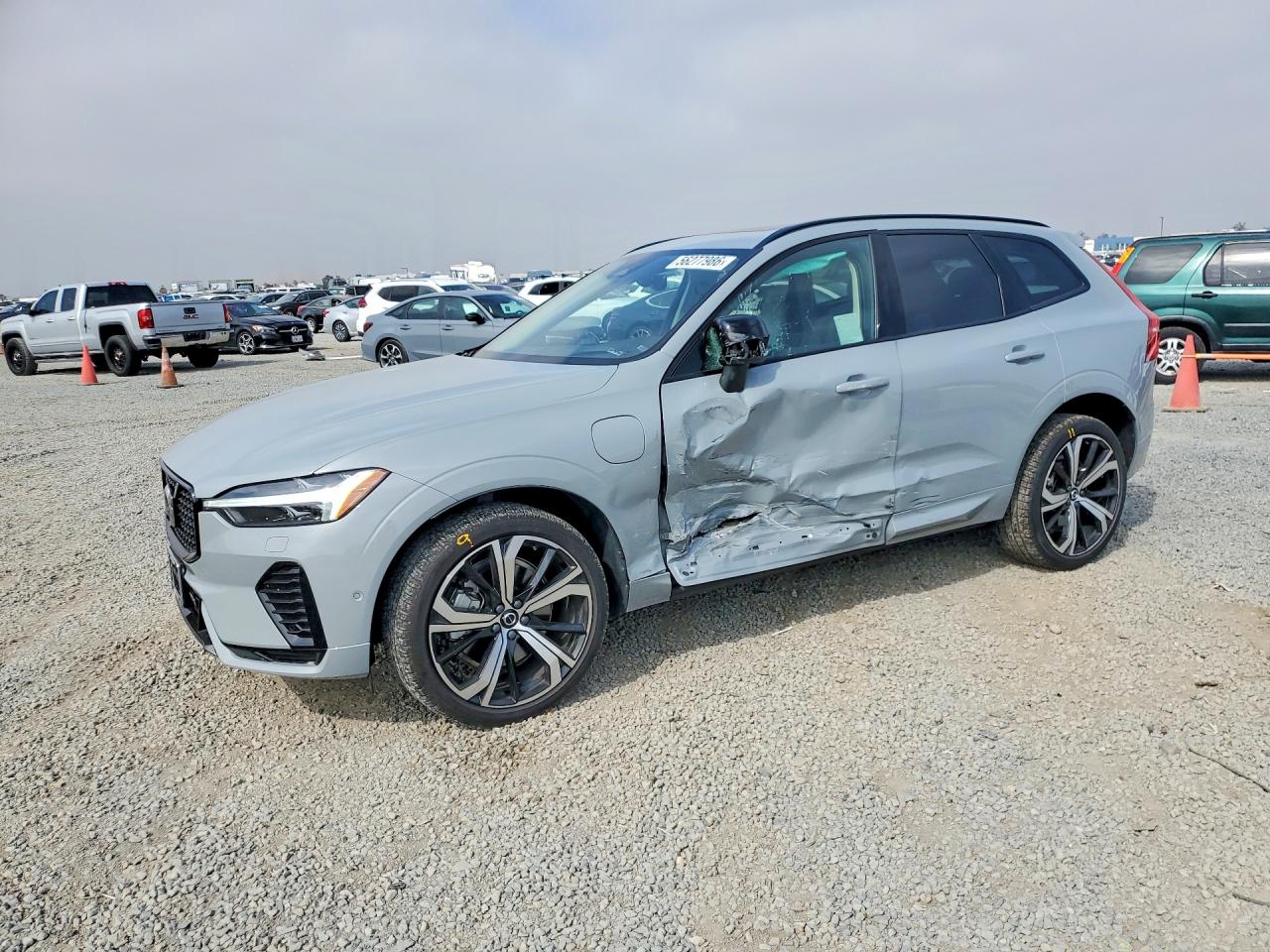 2025 VOLVO XC60 Ultra Dark