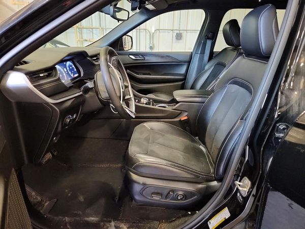 2024 JEEP GRAND CHEROKEE L LAREDO 4X4