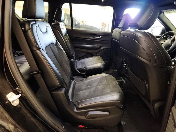 2024 JEEP GRAND CHEROKEE L LAREDO 4X4