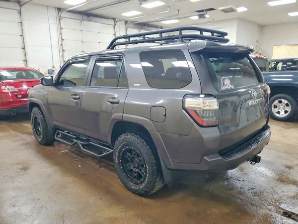 2022 TOYOTA 4RUNNER SR5