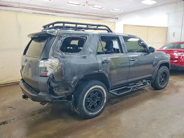 2022 TOYOTA 4RUNNER SR5