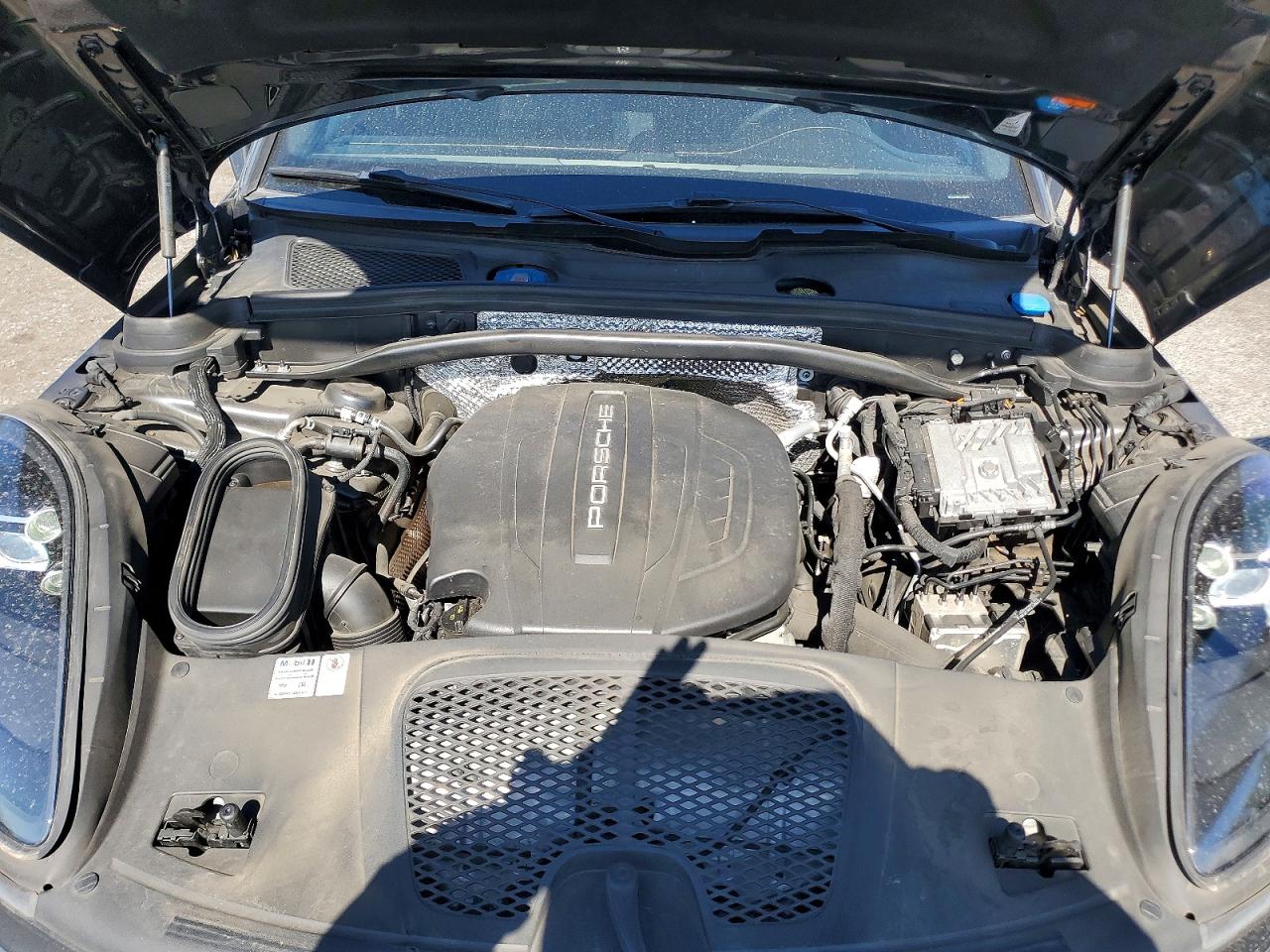 2019 PORSCHE MACAN
