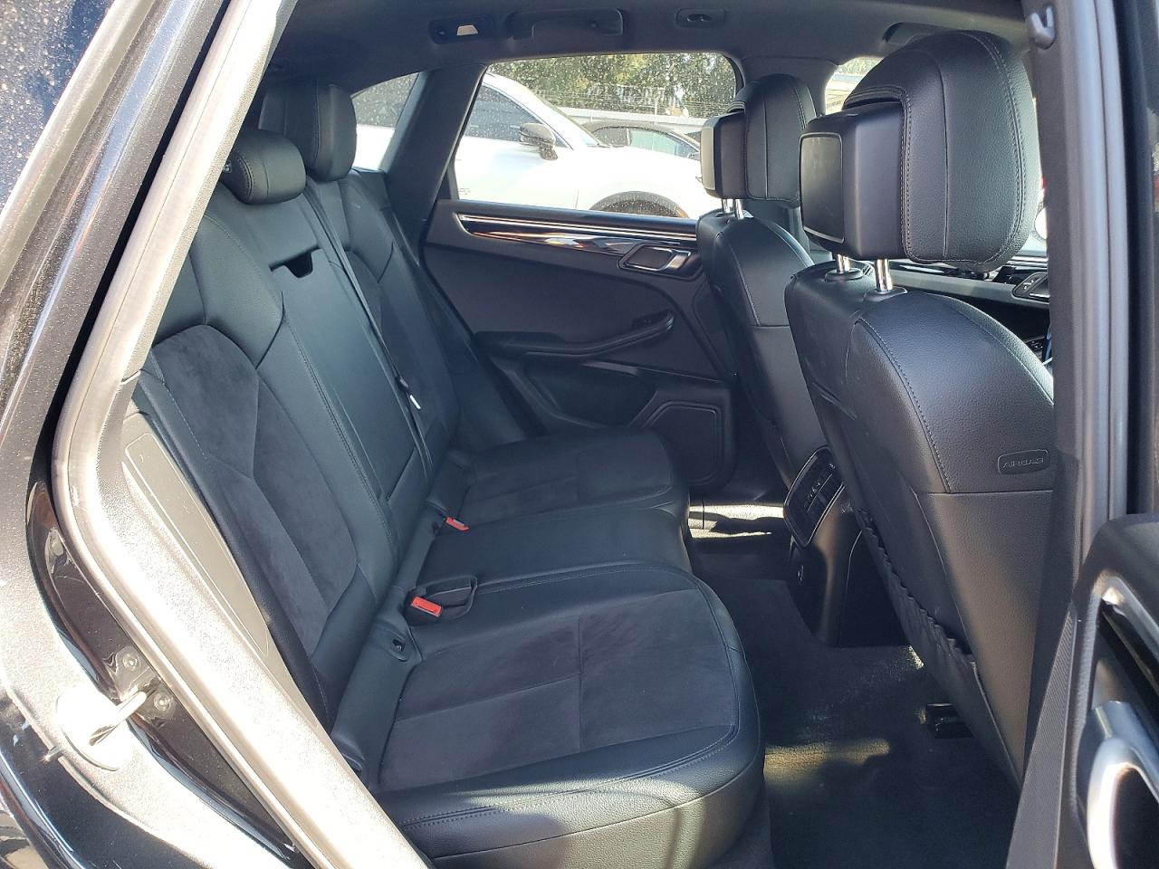 2019 PORSCHE MACAN