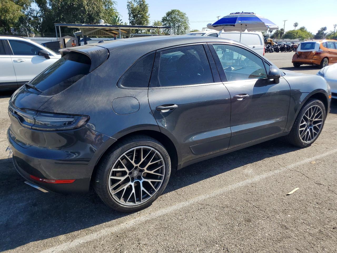 2019 PORSCHE MACAN