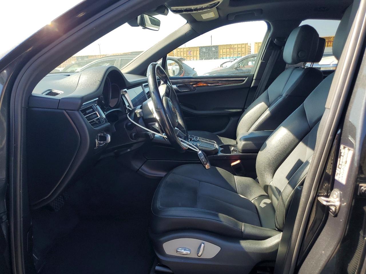 2019 PORSCHE MACAN