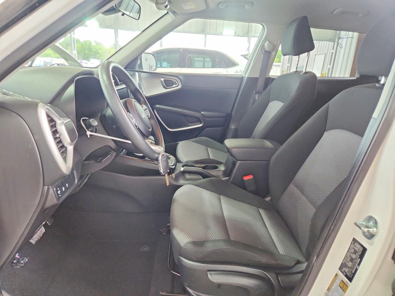 2024 KIA SOUL LX, S