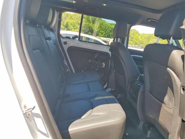 2024 LAND ROVER DEFENDER 110 S