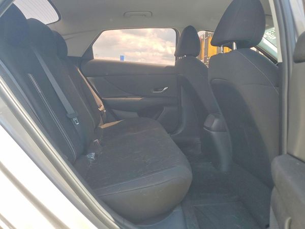 2022 HYUNDAI ELANTRA SEL w/ Convenience Pkg