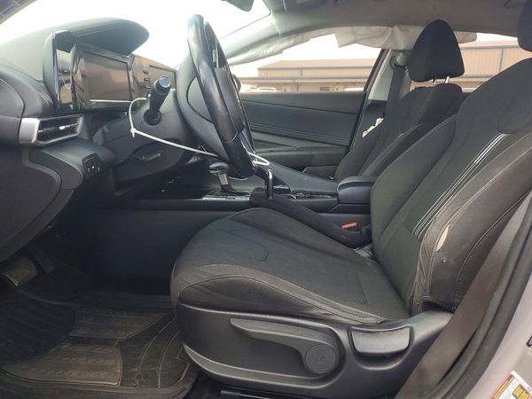 2022 HYUNDAI ELANTRA SEL w/ Convenience Pkg