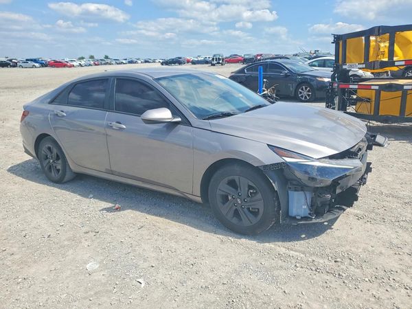 2022 HYUNDAI ELANTRA SEL w/ Convenience Pkg