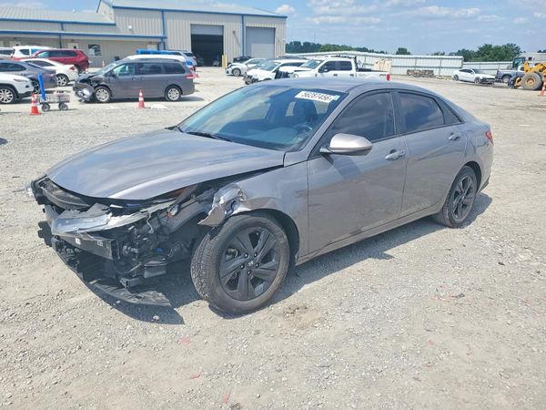 2022 HYUNDAI ELANTRA SEL w/ Convenience Pkg