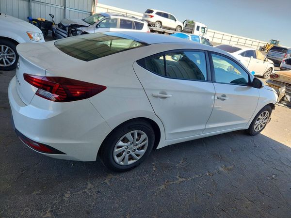 2019 HYUNDAI ELANTRA SE