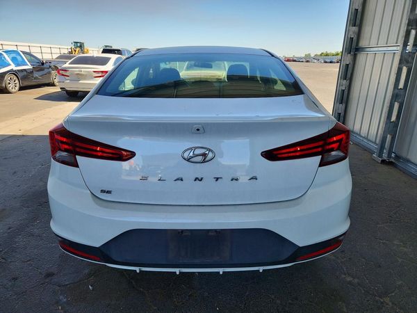 2019 HYUNDAI ELANTRA SE