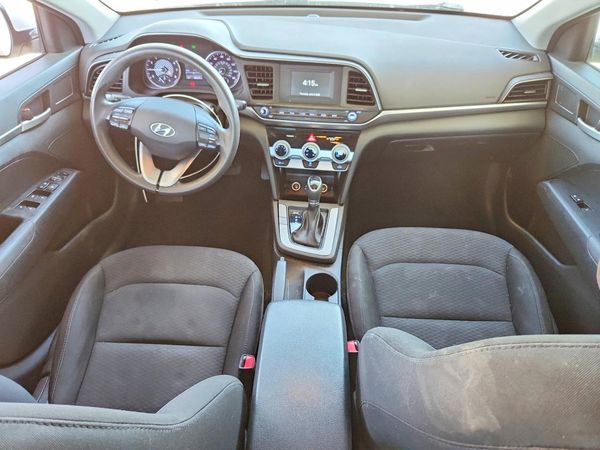 2019 HYUNDAI ELANTRA SE