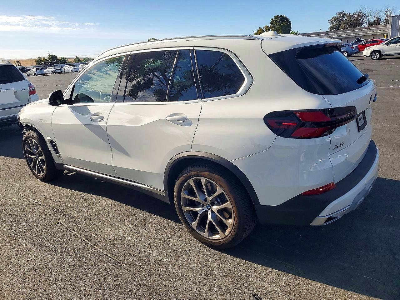 2025 BMW X5 xDrive40i
