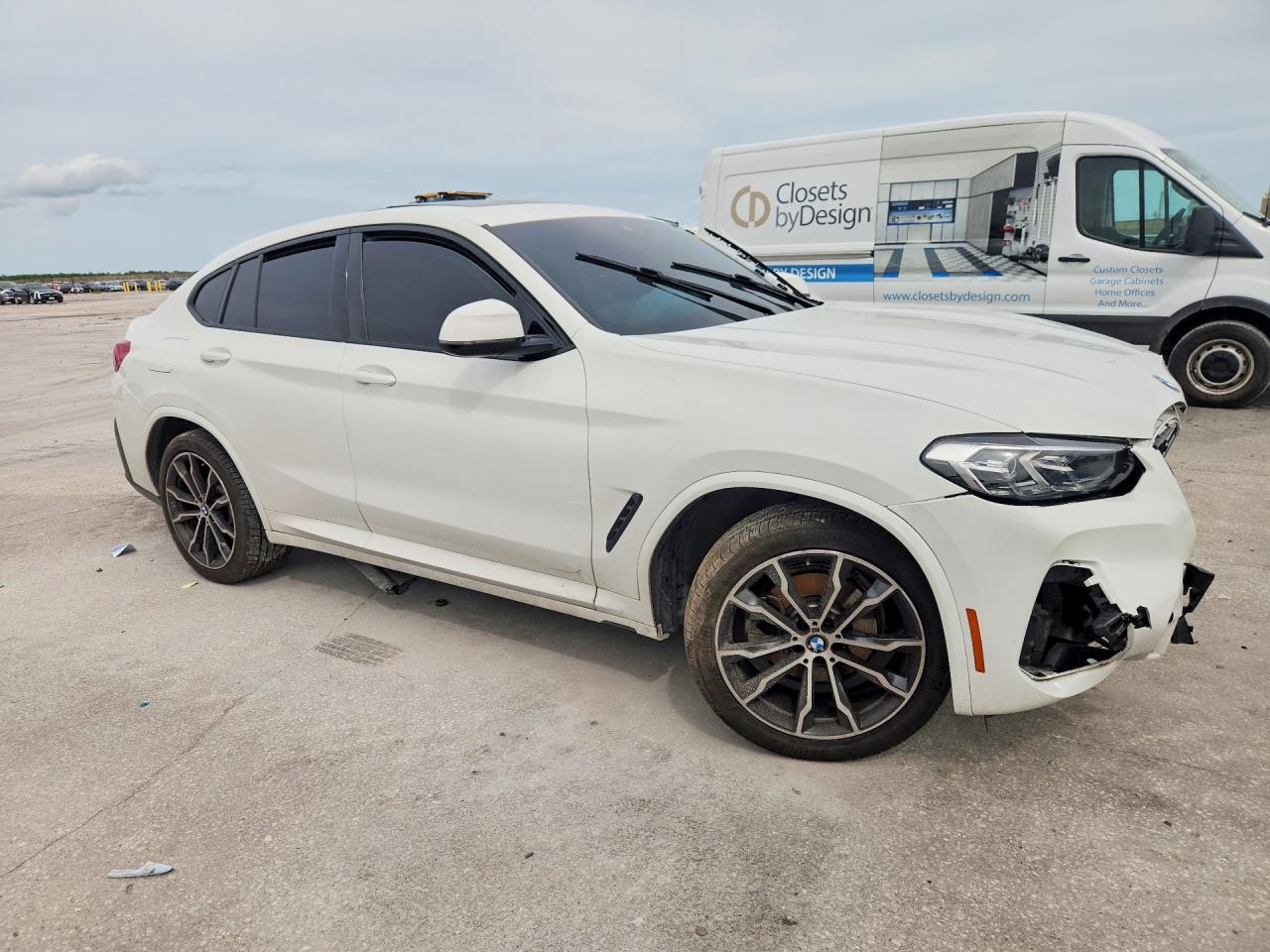 2023 BMW X4 xDrive30i