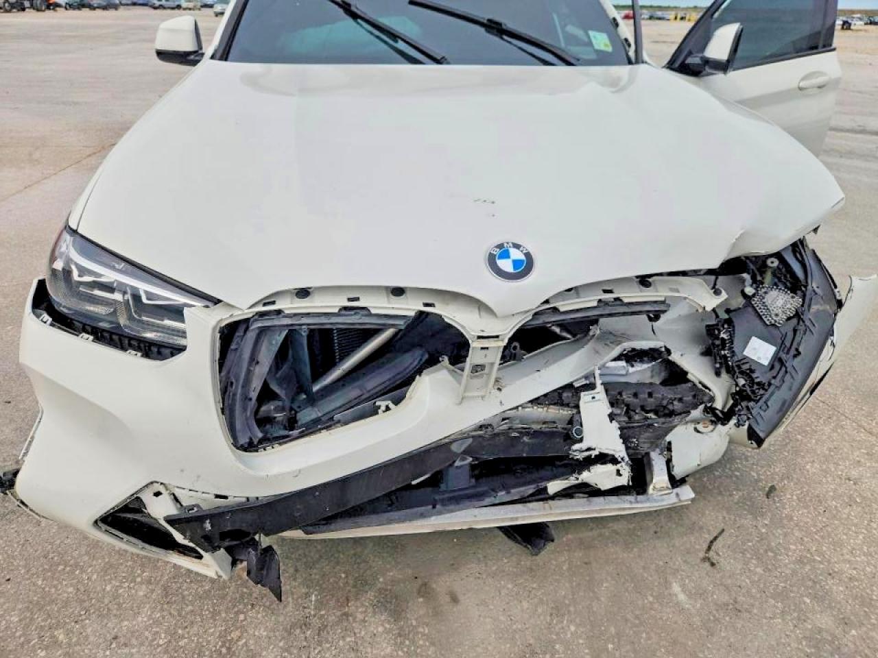 2023 BMW X4 xDrive30i