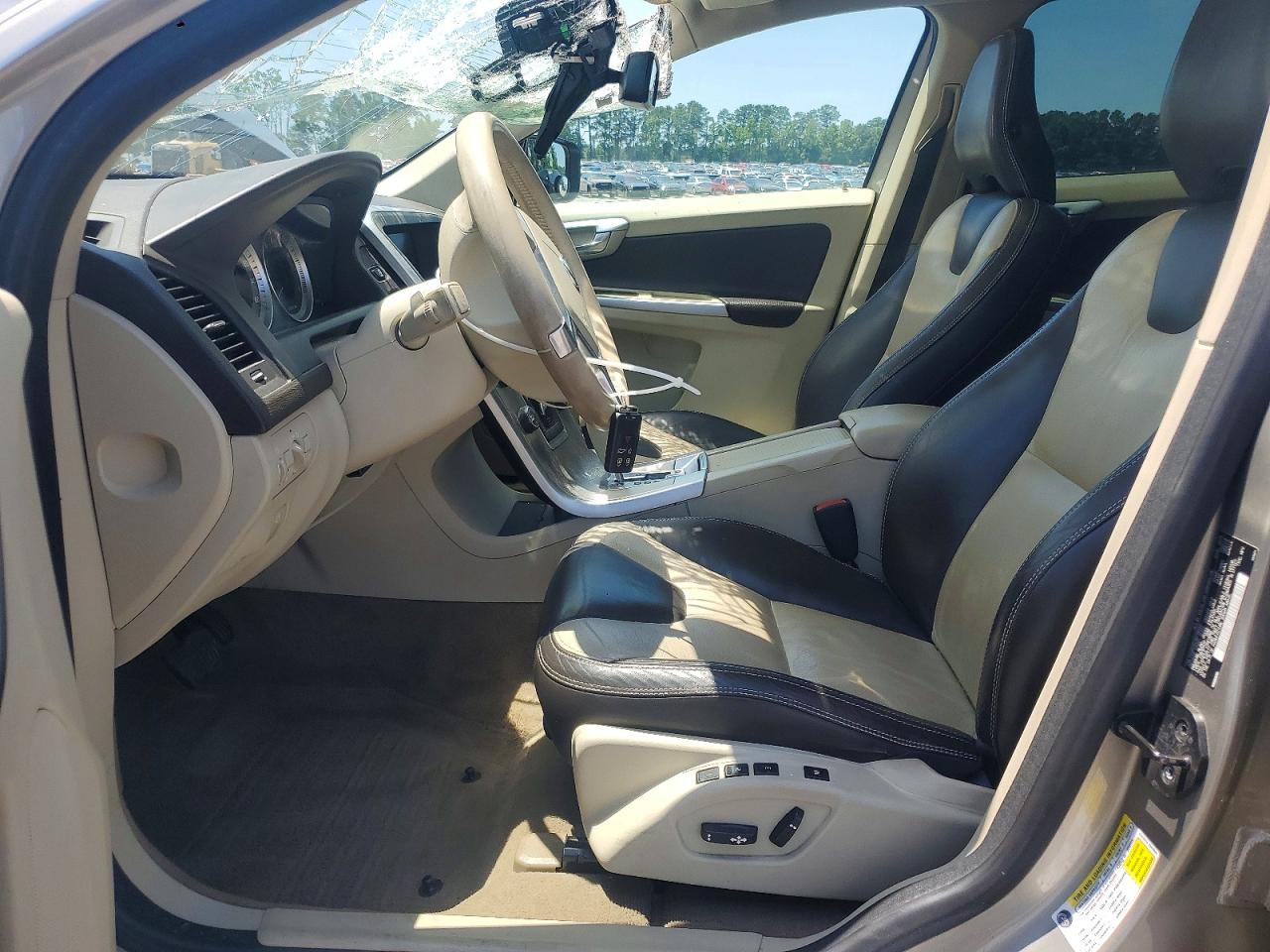 2011 VOLVO XC60