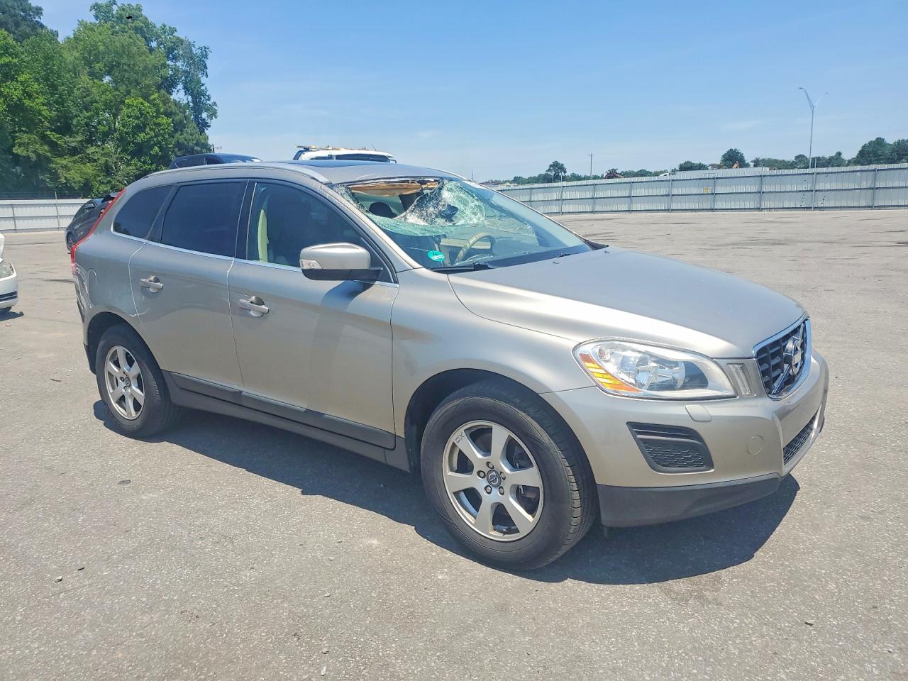 2011 VOLVO XC60